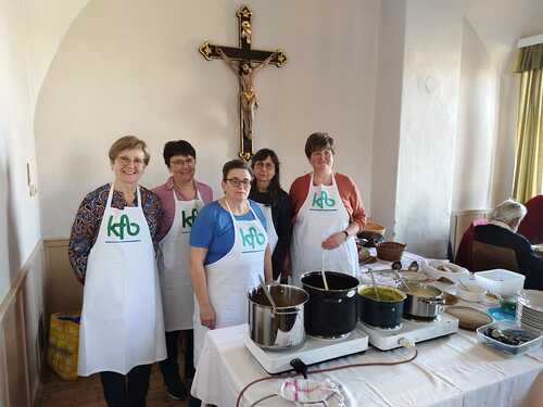 Frauenbewegung lud zum Suppenessen ein